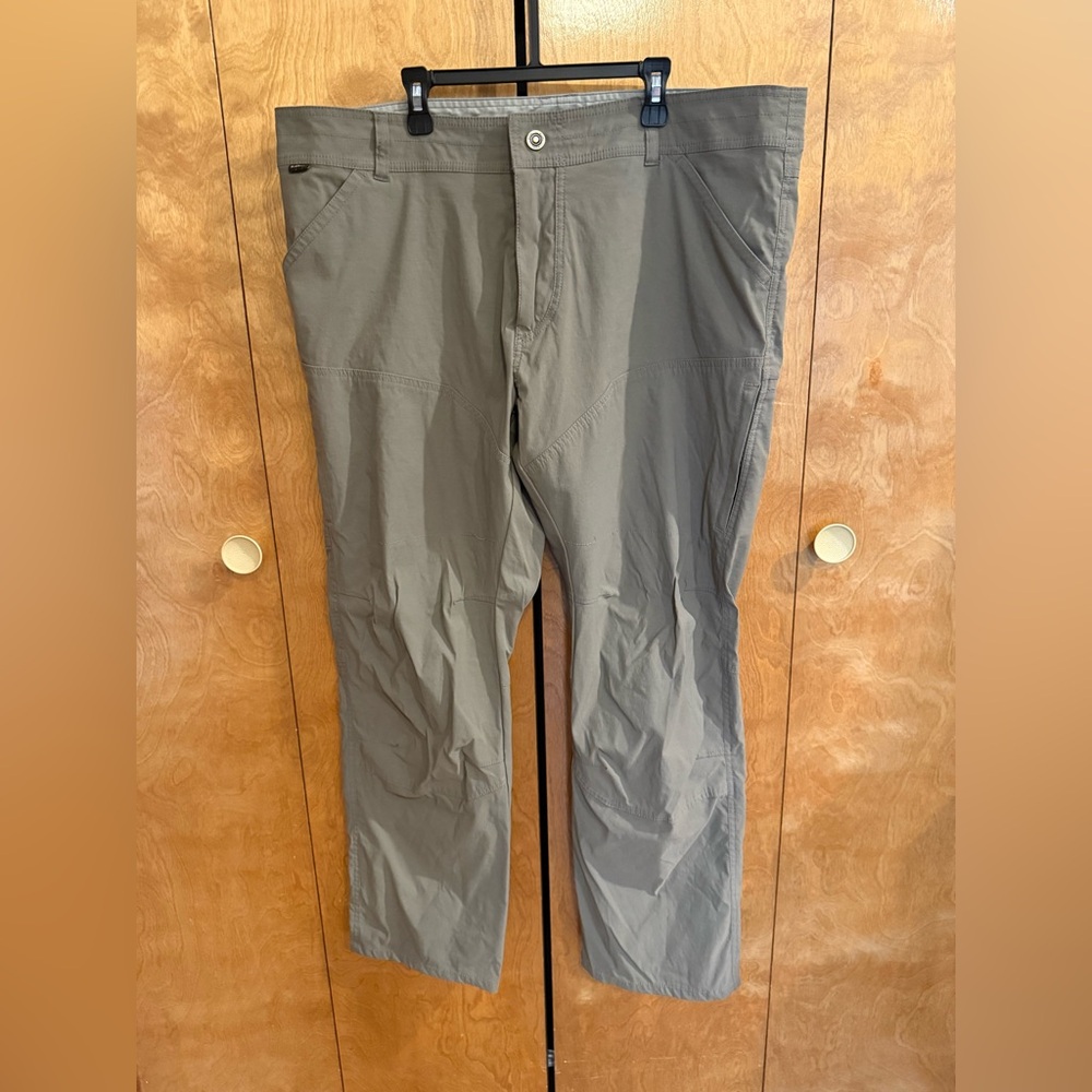 Men’s Kuhl brand Renegade Pant 40”x30” Khaki